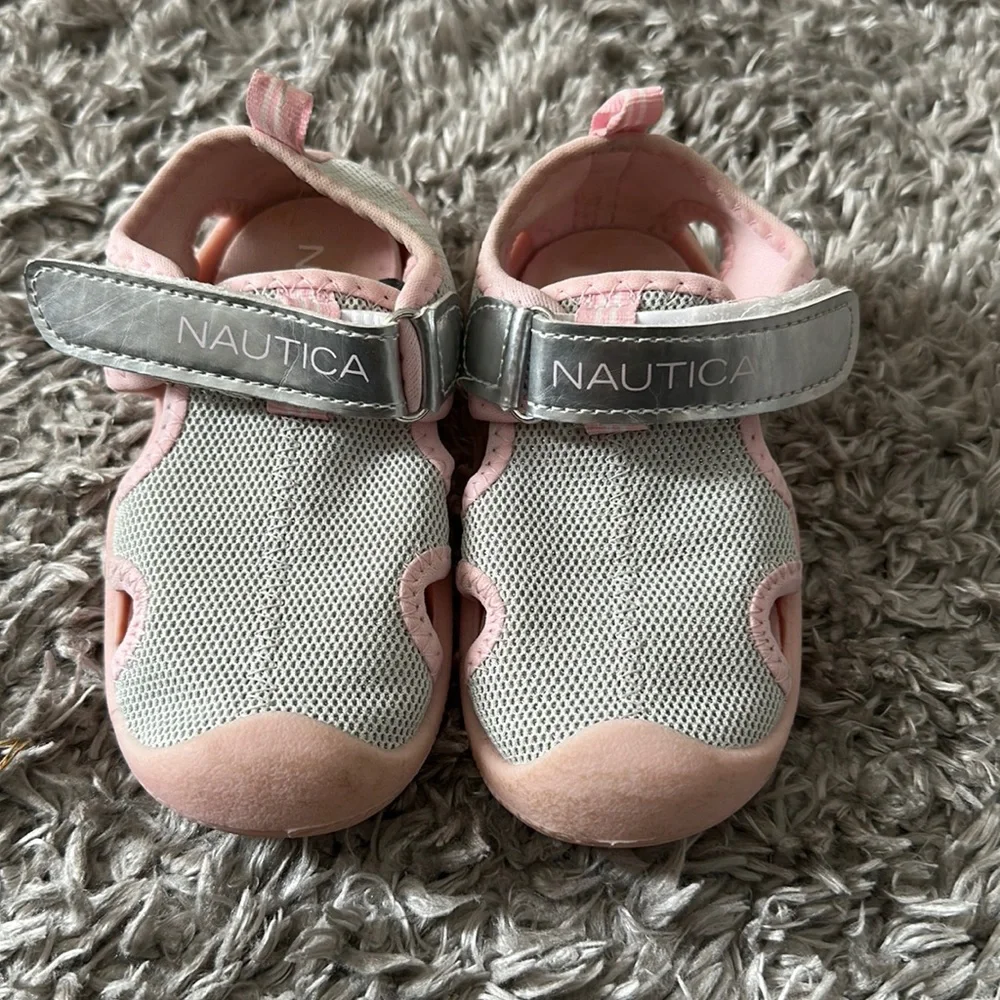 Nautica water shoes size 7